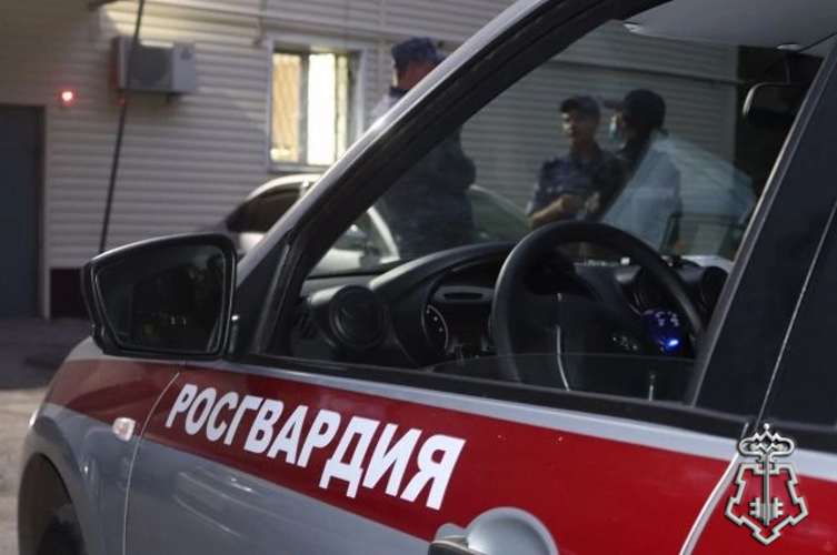 РОСГВАРДЕЙЦЫ ЗАДЕРЖАЛИ КАЛИНИНГРАДЦА, КОТОРЫЙ РАЗЖЕГ КОСТЕР В ЦЕНТРЕ ГОРОДА