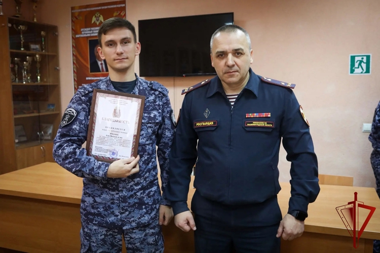 Сотрудники и ветераны вневедомственной охраны Росгвардии отмечают 74-ю годовщину со дня основания службы